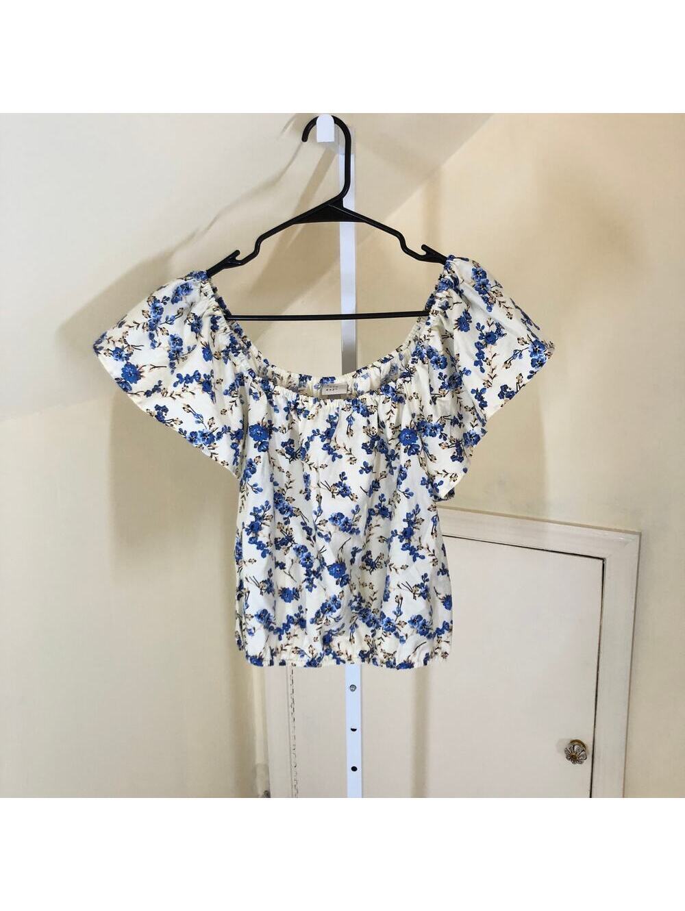 A New Day NWT Women's Cream Blue Floral Flutter Sleeve Blouse Size L